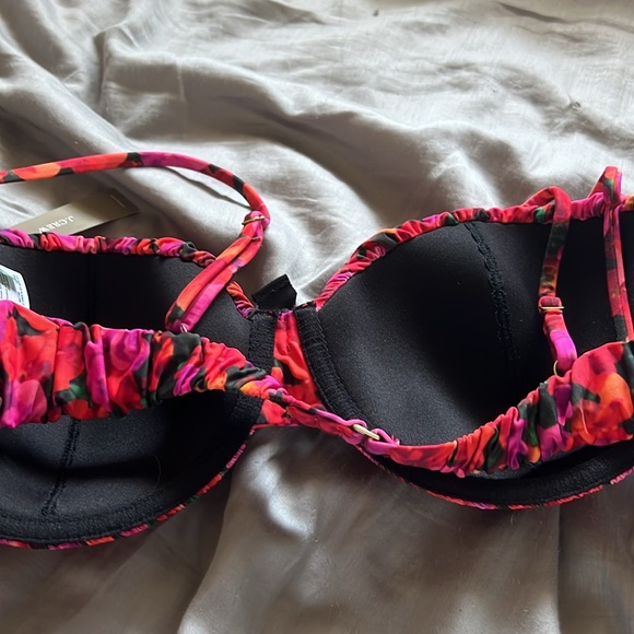 jcrew
Ruched balconette bikini top in pansy floral - Picture 3 of 3